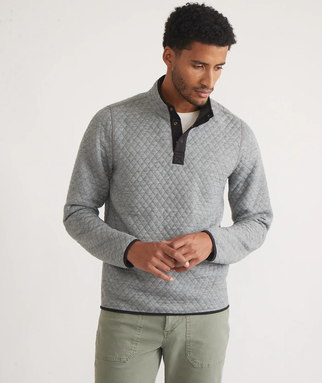 Men's Reversible Corbet Pullover in Charcoal/Mid Heather Grey - Image 2